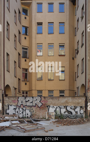 Berlin, Deutschland, Köpenicker im Hinterhof eines alten Gebäudes in Berlin-Mitte Stockfoto