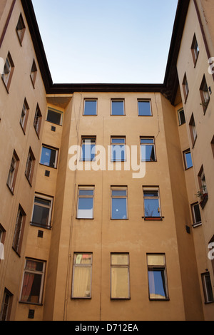 Berlin, Deutschland, im Hinterhof eines alten Gebäudes Köpenicker Straße Stockfoto