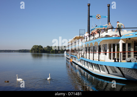 Berlin, Deutschland, der MS Queen Havel auf dem Tegeler See an der Greenwich-Promenade Stockfoto