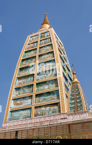 Nachbau des Mahabodhi Paya, zur Shwedagon-Pagode, Yangon (Rangoon), Myanmar, (Burma) Stockfoto