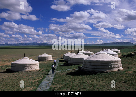 Mongolei, Wüste Gobi, in der Nähe von Dalanzadgad, Wiesen (Steppen), drei Camel Lodge, Gers (Jurten) Stockfoto