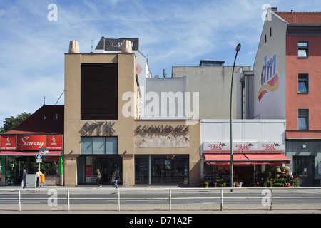 Berlin, Deutschland, Lebens- und Geschaeftsgebaeude in Muellerstrasse Stockfoto