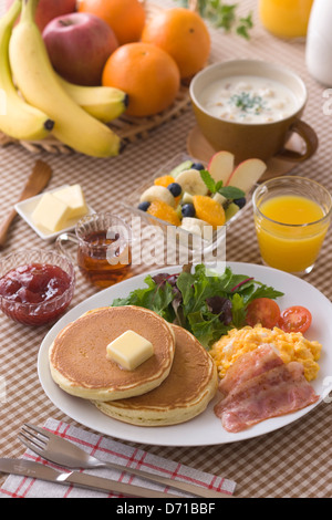 Pfannkuchen zum Frühstück Stockfoto