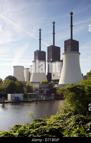 Berlin, Deutschland, die KWK-Bereich Lichter auf dem Teltow-Kanal Stockfoto