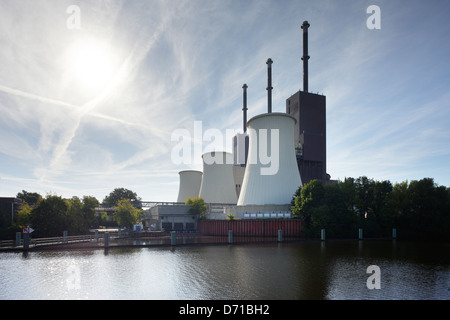 Berlin, Deutschland, die KWK-Bereich Lichter auf dem Teltow-Kanal Stockfoto