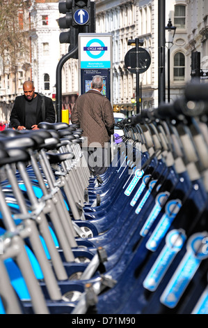 London, England, Vereinigtes Königreich. "Boris Bikes' - Barclays Cycle Hire (BCH) - Zyklus sharing Programm. Bloomsbury Stockfoto