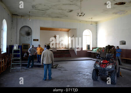 Probe der Theateraufführung Mai in Deutsch-Gabel in Petrovice in der Nähe von Jablonne V Podjestedi/Gabel, Tschechische Republik, 26. April 2013. Amateur Leistung mit einer Beteiligung von Menschen von der deutschen Grenze basiert auf Sudeten Geschichten und eine Premiere werden 1.Mai. (CTK Foto/Bretislav Fiala) Stockfoto