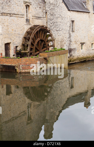 Wasserrad in Bayeux, Normandie, Frankreich Stockfoto