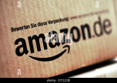 Pakete von der Firma Amazon Online-Versandhandel Stockfoto