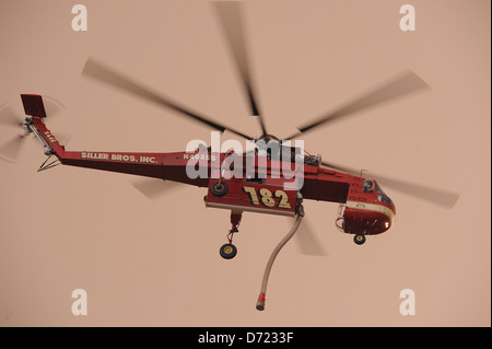 S-64E Köpfe für das Betanken von Sky-Kran Sikorsky-Hubschrauber Stockfoto