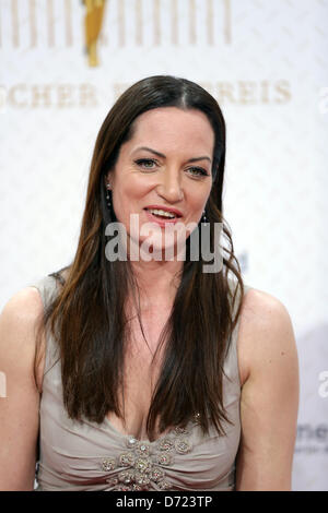 Schauspielerin Natalia Woerner kommt nach der Zeremonie für den 63. Deutschen Filmpreis in Berlin, Deutschland, 26. April 2013. Foto: Jörg Carstensen Stockfoto