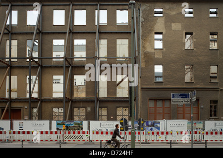 Berlin, Deutschland, Fassade eines abgerissenen Altbaus Stockfoto