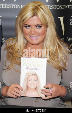 Romford, Essex, UK unterzeichnet 26. April 2013 - Gemma Collins aus GEISSENS Kopien von ihrem neuen Buch "im Grunde... Mein Leben als echte Essex Mädchen "bei Waterstones, die Liberty Einkaufszentrum, Romford, Essex, UK Credit: Ben Rektor/Alamy Stockfoto