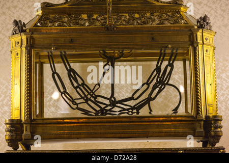 Die Ketten des Hl. Petrus in der Kirche San Pietro in Vincoli in Rom