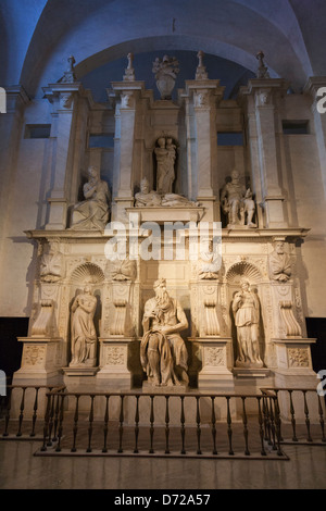 Michelangelos 'Moses' in der Kirche San Pietro in Vincoli (St. Peter in Ketten) Stockfoto