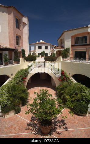 Porto Cervo, Italien, ein Hof der Promenade du Port Stockfoto