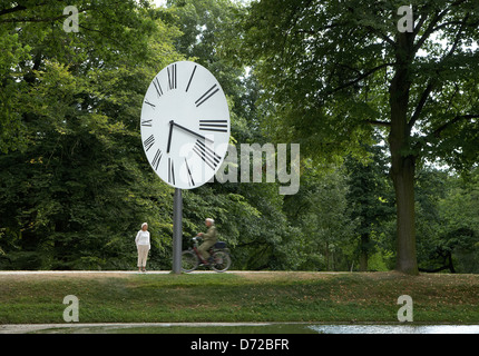 Kassel, Deutschland, Installation getaktet Perspektive auf der Documenta in der Karlsaue Stockfoto