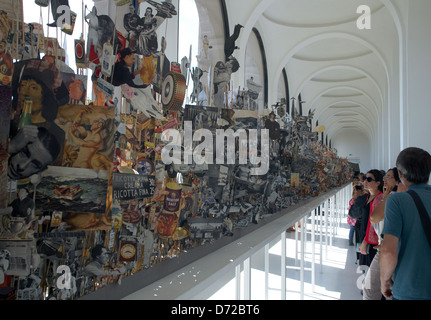 Kassel, Hessen, Documenta (13): Montage-Leaves of Grass von Geoffrey Farmer Stockfoto