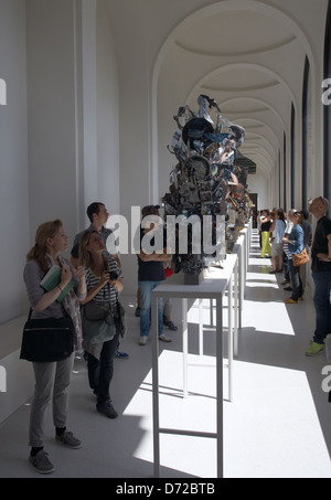 Kassel, Hessen, Documenta (13): Montage-Leaves of Grass von Geoffrey Farmer Stockfoto