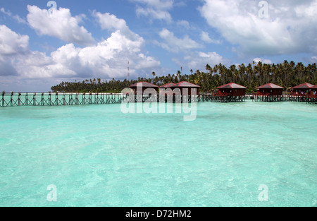 Wasser Villen im Maratua Paradise Resort, Maratua, Indonesien Stockfoto