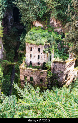 Blick auf das tiefe Tal der Mühlen in Sorrent, Italien Stockfoto