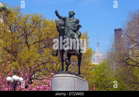 Statue von George Washington auf dem Pferderücken in Union Square in New York City Stockfoto