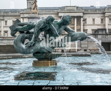 Brunnen am Trafalgar Square in Central London Stockfoto