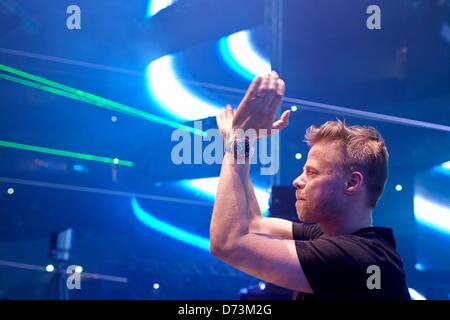 DJ Ferry Corsten Dejays das Mayday-Techno-Festival in Westfalenhalle in Dortmund, Deutschland, 28. April 2013. Mehr als 23.000 Menschen besuchten das Festival mit über 50 DJs. Foto: Thomas Frey Stockfoto