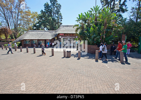 Eingang zum Joburg Zoo in Gauteng, Südafrika Stockfoto