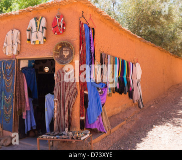 AIT Ben Haddou, in der Nähe von Ouarzazate, Marokko - historisches Dorf, Fort, legen Casbah und Film. UNESCO-Weltkulturerbe. Bunte Handel. Stockfoto