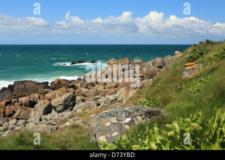 Felsen am Ende Porthmeor Beach, St. Ives, West Cornwall, England, UK Stockfoto