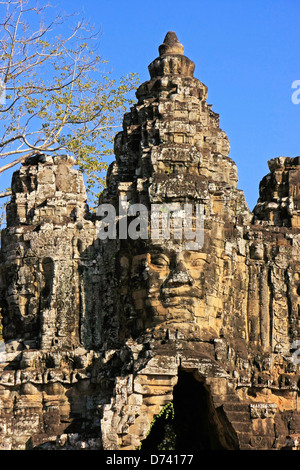 Stein-Gesichter der Südtor, Angkor Thom, Angkor Gebiet, Siem Reap, Kambodscha Stockfoto