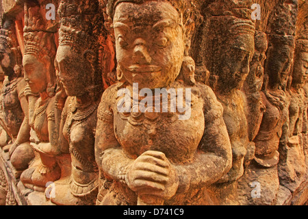 Dekorative Wand schnitzen, Terrasse des Aussätzigen Königs, Angkor Thom, Kambodscha Stockfoto