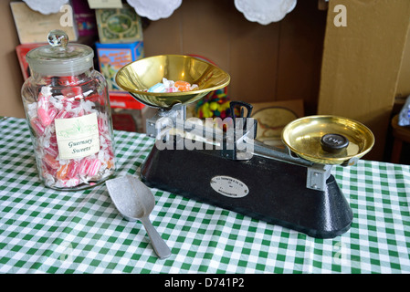 Altmodische Konditorei im viktorianischen Shop & Stube, Cornet Street, Saint Peter Port, Guernsey Kanalinseln Stockfoto