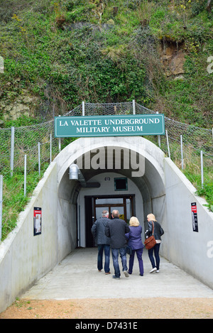 Eingang zum La Valette Underground Military Museum, La Valette, Saint Peter Port (Saint-Pierre-Port), Guernsey, Channel Islands Stockfoto