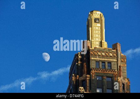 Karbid und Carbon-Gebäude von Daniel und Hubert Burnham, aufgehenden Mond Chicago. Heimat des Hard Rock Hotel Chicago Stockfoto