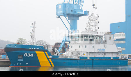 Die 52m lange Schiff, gebaut für die schwedische Küstenwache liegt an der Peene-Werft in Wolgast, Deutschland, 26. April 2013. Das letzte Schiff, gebaut unter Leitung von P + S Shipbuiding Unternehmen an einen Client übermittelt wurde: der Schiffbau-Unternehmen ist die Bremer Lürssen-Gruppe übernommen und die Werft ist Peene-Werft GmbH & Co KG 02 übernommen. Mai. Foto: Stefan Sauer Stockfoto