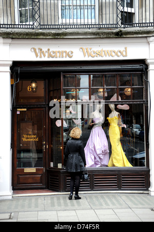 Das Modedesigner-Geschäft Vivienne Westwood in Mayfair London W1 UK Stockfoto