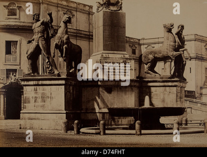 Dieses Foto zeigt den Place du Quirinal in Rom, einen wichtigen historischen Platz, der für seine architektonische Schönheit und historische Bedeutung als Sitz des italienischen Präsidenten bekannt ist. Stockfoto