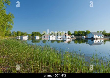 SCHWIMMENDE HÄUSER HUFEISEN TEICH PRESQUE ISLE STATE PARK ERIE PENNSYLVANIA USA Stockfoto