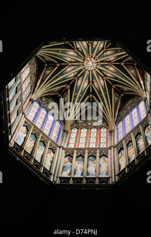 Kathedrale von Ely, Cambridgeshire, England. Die hölzerne Laterne auf das Achteck Stockfoto