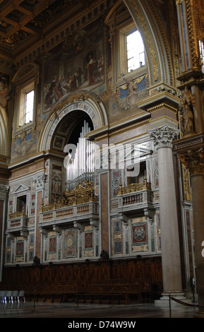 Basilika St. Johannes im Lateran. Interieur von Francesco Borromini (1599-1667) wieder aufgebaut. 1646-1649. Apsis. Detail. Rom. Italien. Stockfoto