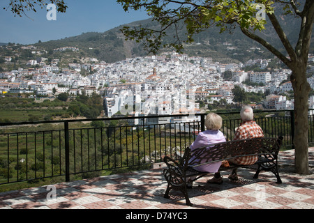 Die weiße Stadt Competa in der Sierra Almijara südlichen Spanien Andalusien weiße Stadt Stockfoto