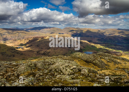 Freuen uns über das Fairfield Hufeisen aus Wetherlam, Old Man of Coniston Hufeisen, Lake District, Großbritannien Stockfoto