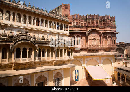 Architektonische Details einer Festung Meherangarh Fort, Jodhpur, Rajasthan, Indien Stockfoto