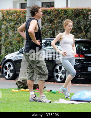 Jason Segel und Leslie Mann schießen eine Training-Szene in einem Park Santa Monica während am Set von ein untitled Judd Apatow-Projekt Stockfoto