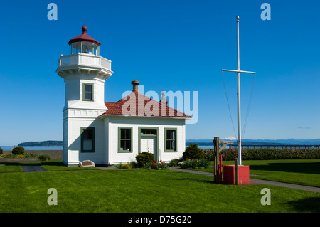 Mukilteo Lighhouse (gegr. 1906) an den Ufern des Puget Sound, Mukilteo, Washington, USA Stockfoto