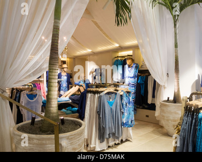 Insel Lifestyle Display, Tommy Bahama Bekleidungsgeschäft, 5th Avenue, New York Stockfoto