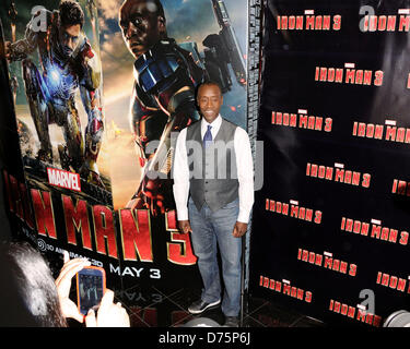 29. April 2013. Toronto, Kanada. Schauspieler Don Cheadle besucht der Toronto Premiere von IRON MAN 3 im Teatro Cineplex Odeon Yonge & Dundas. Don spielt den Charakter Colonel James Rhodes (Rhodey), der Verbindung von Stark Industries und der US Air Force im Film.  (EXI/N8N) Stockfoto