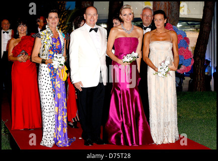 Caroline, Prinzessin von Hannover, Prinz von Monaco, Prinzessin Charlene von Monaco und Prinzessin Stephanie von Monaco, Albert II. 63 Stockfoto